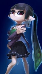  black_hair black_jacket black_skirt blue_background camisole choker cross cross_necklace dbwuqldvec82805 female gradient_hair green_camisole green_hair hand_up highres inkling inkling_girl inkling_player_character jacket jewelry looking_at_viewer multicolored_hair multiple_piercings necklace oerba_yun_fang open_clothes open_jacket open_mouth pleated_skirt pointy_ears red_eyes sequential_piercings single_off_shoulder skirt solo spiked_choker spikes splatoon_(series) teeth tentacle_hair thigh_strap thighs 