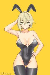  absurdres animal_ears arm_behind_head armpit_crease ass_visible_through_thighs bare_arms bare_hips bare_shoulders blonde_hair breasts breasts_apart collarbone commentary confused covered_navel dot_nose earrings female girls'_frontline girls'_frontline_2:_exilium green_eyes groin hair_between_eyes hand_on_own_hip hand_up highleg highleg_leotard highres jewelry kentumatsu large_breasts leotard medium_hair multicolored_hair nervous_smile no_bra playboy_bunny plunging_neckline rabbit_ears sextans_(girls'_frontline_2) skin_tight smile solo strapless strapless_leotard thick_thighs thigh_gap thighhighs thighs wavy_mouth yellow_background 