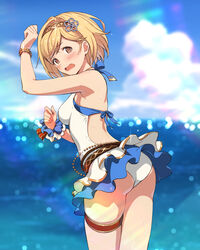  @_@ absurdres ass back belly_chain blonde_hair blue_sky blurry blurry_background blush bob_cut bracelet brown_eyes brown_hairband cloud cloudy_sky commentary_request cowboy_shot day djeeta_(granblue_fantasy) djeeta_(summer)_(granblue_fantasy) female from_behind frown granblue_fantasy hair_ornament hairband halterneck hanosuke highres horizon jewelry leaning_forward looking_at_viewer looking_back ocean official_alternate_costume one-piece_swimsuit open_mouth outdoors scrunchie short_hair sky solo sparkle standing swept_bangs swimsuit swimsuit_skirt thigh_strap white_one-piece_swimsuit wrist_scrunchie 