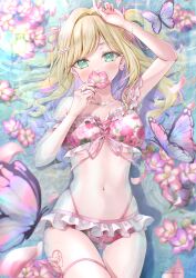  absurdres allymidorikawa bikini blonde_hair blue_butterfly blush breasts bug butterfly colored_inner_hair female floral_print floral_print_bikini flower green_eyes highres kurumi_noah large_breasts looking_at_viewer lying multicolored_butterfly multicolored_hair navel on_back pink_bikini pink_butterfly pink_flower purple_hair solo stomach swimsuit thighs two-tone_hair virtual_youtuber vspo! water 