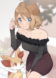  alternate_costume aqua_eyes bare_shoulders blonde_hair brown_skirt collarbone commentary_request day eyelashes female fennekin fur-trimmed_shirt fur_trim grey_shirt hand_up highres looking_at_viewer off-shoulder_shirt off_shoulder outdoors pokemon pokemon_(creature) pokemon_xy ririmon serena_(pokemon) shirt short_hair signature skirt sleeves_past_wrists 