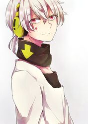  1boy arrow_(symbol) arrow_print black_shirt bright_pupils closed_mouth collarbone colored_eyelashes commentary double-parted_bangs facial_mark from_side hair_between_eyes headphones jacket kagerou_project konoha_(kagerou_project) looking_at_viewer looking_to_the_side male_focus neck_warmer red_eyes ringomaru shirt short_ponytail sideways_glance simple_background smile solo t-shirt upper_body white_background white_hair white_jacket white_pupils white_shirt 