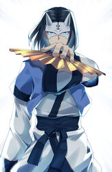  1boy belt black_belt black_hair blue_eyes blue_hair gradient_hair hakuowlo hand_fan highres holding holding_fan japanese_clothes kimono long_sleeves looking_at_viewer male_focus mask mate_(oktavia1121) multicolored_hair simple_background solo standing utawarerumono white_background white_kimono 