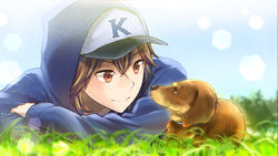  1boy animal baseball_cap blue_sky brown_hair canine closed_mouth commentary_request day grass hat hat_under_hood hood hood_up hoodie kikuchi_mataha kyo_(vocaloid) long_sleeves male_focus outdoors red_eyes sky smile solo vocaloid zola_project 