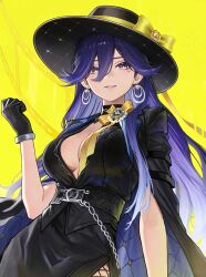 absurdres ai-generated belt black_belt black_gloves black_hat black_shirt black_skirt blue_eyes blue_hair breasts cleavage closed_mouth commentary_request earrings female gloves hat highres jewelry jw6 large_breasts long_hair looking_at_viewer lucilla_(wuthering_waves) mole mole_under_eye purple_eyes purple_hair shirt skirt smile solo very_long_hair wuthering_waves yellow_background 