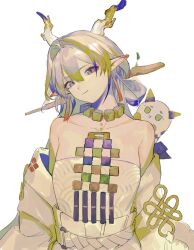  arknights bare_shoulders belt blonde_hair closed_mouth collarbone commentary dragon_bean_(arknights) dragon_girl dragon_horns earrings female grey_belt grey_eyes grey_hair grey_jacket grey_tube_top hair_between_eyes hair_intakes highres horns jacket jewelry kei_(a_key_kuuuun) long_hair looking_at_viewer multicolored_hair necklace off_shoulder pointy_ears purple_hair shu_(arknights) simple_background smile solo strapless tube_top white_background 