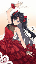  arm_up bare_shoulders black_hair blue_eyes bow breasts bridal_gauntlets closed_mouth commentary dress fate/stay_night fate_(series) female gradient_background hairbow highres long_hair looking_at_viewer medium_breasts milestone_celebration red_bow red_dress smile solo tohsaka_rin two_side_up wrist_cuffs yaoshi_jun 