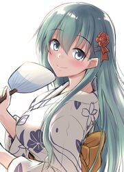  absurdres alternate_costume aqua_eyes aqua_hair commentary female floral_print hair_ornament hairclip hand_fan highres japanese_clothes kantai_collection kimono kokutou_nikke long_hair looking_at_viewer paper_fan smile solo suzuya_(kancolle) uchiwa upper_body white_kimono yukata 