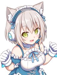  animal_ears bow cat_ears female gloves green_eyes grey_hair guild_cq headphones hestia_(neko_itachi) highres itou_yuna maid microphone virtual_youtuber white_gloves 