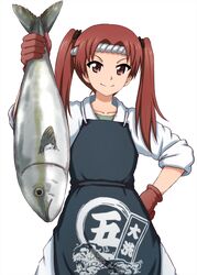  animal apron black_bow blue_apron bow brown_eyes brown_gloves brown_hair closed_mouth commentary cowboy_shot female fish fukuen_misato girls_und_panzer gloves hachimaki hairbow hand_on_own_hip headband highres holding holding_animal holding_fish jack_(fish) japanese_amberjack kadotani_anzu long_hair long_sleeves looking_at_viewer omachi_(slabco) pants parted_bangs print_apron shirt simple_background sleeves_rolled_up smile solo standing twintails v-shaped_eyebrows white_background white_headband white_pants white_shirt 