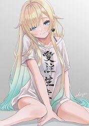  absurdres aizawa_ema aqua_hair artist_name blonde_hair blue_eyes breasts breasts_squeezed_together cat_earrings clothes_writing female gradient_background gradient_hair hair_flaps hair_over_one_eye head_tilt highres large_breasts long_hair looking_at_viewer multicolored_hair mussan nail_polish shirt short_sleeves sitting smile solo t-shirt very_long_hair virtual_youtuber vspo! wariza white_shirt 