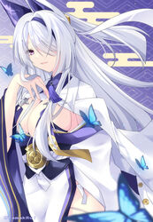  azur_lane breasts bug butterfly coat cowboy_shot female hair_ornament hair_over_one_eye hand_up highres japanese_clothes kimono large_breasts long_hair looking_at_viewer multicolored_hair parted_lips purple_eyes purple_hair purple_kimono sakuramon side_slit smile solo streaked_hair tamak_rui thigh_strap twitter_username two-tone_kimono unzen_(azur_lane) white_coat white_hair white_kimono 