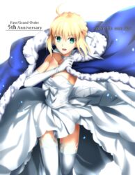  :d absurdres ahoge artoria_pendragon_(fate) blonde_hair blue_cape braid braided_bun breasts cape character_name choker cleavage collarbone copyright_name dress elbow_gloves fate/grand_order fate/stay_night fate_(series) female floating_hair foo_(pixiv54892036) fur-trimmed_cape fur_trim gloves green_eyes grey_thighhighs hair_between_eyes hair_bun highres looking_at_viewer official_alternate_costume open_mouth saber_(fate) saber_(under_the_same_sky)_(fate) small_breasts smile solo standing strapless strapless_dress thighhighs wedding_dress white_background white_choker white_dress white_gloves 