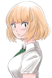  angry black_eyes blonde_hair blunt_bangs blush breasts collared_shirt commentary_request female from_side green_necktie large_breasts lips looking_at_viewer necktie school_uniform shirt short_hair simple_background solo uchi_emiri unusually_open_eyes upper_body watashi_ga_motenai_no_wa_dou_kangaetemo_omaera_ga_warui! white_background white_shirt zatou_(kirsakizato) 