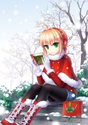  ahoge alternate_costume artoria_pendragon_(fate) bag beats_by_dr._dre black_pantyhose blonde_hair boots capelet cd_case christmas coat commentary_request fate/stay_night fate/zero fate_(series) female full_body gloves green_eyes hair_ribbon hat headphones mao_a_mi_mi pantyhose pantyhose_under_shorts photoshop_(medium) ribbon saber_(fate) santa_costume santa_hat short_hair shorts sitting smile snow snowing solo tree white_gloves winter 