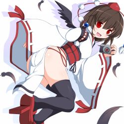  alternate_costume ass black_thighhighs black_wings blush brown_hair camera commentary_request feathers female geta highres japanese_clothes kourindou_tengu_costume looking_at_viewer md5_mismatch nikku_(ra) obi open_mouth red_eyes sash shameimaru_aya short_hair simple_background smile solo thighhighs touhou white_background wide_sleeves wings 