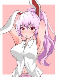  animal_ears armpits blush border breasts commentary_request female highres long_hair looking_at_viewer mouth_hold navel pink_background pink_skirt ponytail rabbit_ears red_background reisen_udongein_inaba shirt skirt solo tasuku_(tusktouhou4) touhou two-tone_background white_border 