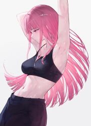  absurdres arm_behind_head armpits arms_up black_pants black_sports_bra blush breasts closed_mouth commentary female highres hololive hololive_english large_breasts long_hair looking_down midriff mori_calliope navel nose pants pink_eyes pink_hair qiandaiyiyu simple_background solo sports_bra stomach sweat virtual_youtuber white_background 