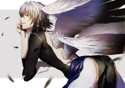  1boy animal_feet artist_name backless_outfit bird_wings brown_hair commentary_request cowboy_shot earrings feathered_wings feathers fingernails gradient_hair grey_background grey_hair grey_wings hand_on_own_chin hand_up harpy_boy highres jewelry konjiki_(pixiv_fantasia_age_of_starlight) long_sleeves looking_at_viewer looking_back male_focus monster_boy multicolored_hair multiple_wings nekomiti open_mouth partial_commentary pelvic_curtain pixiv_fantasia pixiv_fantasia_age_of_starlight ringed_eyes sharp_fingernails short_hair signature simple_background skin_tight slit_pupils solo tassel tassel_earrings wings yellow_eyes 