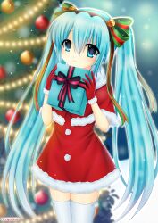  absurdres alternate_costume aqua_eyes aqua_hair artist_name bell blurry blurry_background christmas christmas_tree closed_mouth commentary cowboy_shot dress english_commentary female fur-trimmed_dress fur-trimmed_gloves fur_trim gift gloves green_ribbons hair_bell hair_between_eyes hair_ornament hair_ribbon hatsune_miku highres holding holding_gift jingle_bell kigidere long_hair looking_at_viewer red_dress red_gloves red_ribbon ribbon santa_dress short_dress signature smile solo standing striped_ribbon thighhighs twintails two-tone_ribbon very_long_hair vocaloid white_thighhighs 