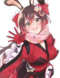  :d android animal_ears black_gloves blush bow breasts brown_hair commentary female flower frilled_bow frills gloves gradient_hair hair_between_eyes hair_flower hair_ornament hairbow hand_up head_tilt hololive japanese_clothes jiino kimono large_breasts long_hair long_sleeves looking_at_viewer mechanical_arms multicolored_hair obi obijime official_alternate_costume open_mouth pink_scarf print_scarf rabbit_ears red_bow red_gloves red_hair red_kimono roboco-san roboco-san_(new_year) sash scarf simple_background smile solo standing symbol-only_commentary teeth two-tone_gloves two-tone_hair upper_body upper_teeth_only very_long_hair virtual_youtuber waving white_background white_flower wide_sleeves yellow_eyes 