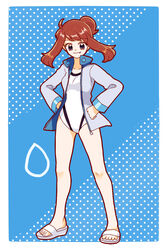  badge black_eyes blue_background breasts brown_hair cascade_badge commentary_request competition_swimsuit cosplay female full_body gym_leader_badge hands_on_own_hips hibikileon highres kasumi_(pokemon) looking_at_viewer may_(pokemon) medium_hair misty_(pokemon)_(cosplay) oerba_yun_fang one-piece_swimsuit pokemon pokemon_adventures pokemon_hgss polka_dot polka_dot_background ponytail sandals sidelocks small_breasts solo standing swimsuit 