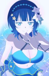  asaka_karin bikini bikini_skirt blue_bikini blue_eyes blue_hair breasts cleavage commentary_request female flower from_above hair_flower hair_ornament hand_up highres large_breasts looking_at_viewer looking_up love_live! love_live!_nijigasaki_high_school_idol_club medium_hair navel night o-ring o-ring_bikini o-ring_top partially_submerged pokehikaxyz pool seductive_smile smile solo star_(symbol) star_hair_ornament swimsuit upper_body water white_flower 