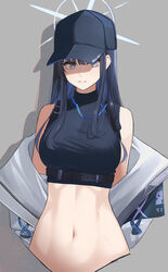  baseball_cap black_hair black_hat black_shirt blue_archive blue_eyes breasts buckle crop_top female gaitoou halo hat highres jacket long_hair medium_breasts midriff navel off_shoulder open_clothes open_jacket saori_(blue_archive) shirt simple_background sleeveless sleeveless_shirt snap-fit_buckle solo stomach upper_body white_jacket 