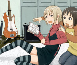  2girls amplifier annoyed arashiyama_hotori bass_guitar blonde_hair brown_eyes brown_hair commentary_request denim dress instrument jeans kon_futaba manga_(object) multiple_girls naotan open_mouth pants pinafore_dress raglan_sleeves reading rug short_hair sleeveless sleeveless_dress soredemo_machi_wa_mawatteiru striped_clothes striped_thighhighs thighhighs turtleneck zettai_ryouiki 