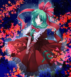  bikuto_ryuu bow commentary_request dress female front_ponytail green_eyes green_hair hair_ribbon hairbow kagiyama_hina leaf photoshop_(medium) ribbon solo touhou 