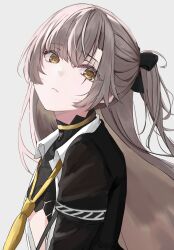  absurdres black_bow black_jacket bow brown_hair collared_shirt commentary_request crossed_bangs dress_shirt female from_side girls&#039;_frontline girls&#039;_frontline_2:_exilium grey_background hairbow head_tilt highres jacket leva_(girls&#039;_frontline_2) long_hair looking_at_viewer loose_necktie necktie one_side_up open_clothes open_jacket open_shirt satsumaagee scar scar_across_eye scar_on_face shirt sidelocks simple_background solo stomach turning_head ump45_(girls&#039;_frontline) upper_body white_shirt yellow_eyes yellow_necktie 