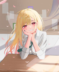  absurdres blonde_hair classroom colored_tips commentary female grin gyaru highres indoors kitagawa_marin long_hair looking_at_viewer md5_mismatch multicolored_hair necktie red_eyes red_hair resolution_mismatch school_uniform shirt smile solo sono_bisque_doll_wa_koi_wo_suru source_smaller sty teeth tied_shirt uniform white_shirt 