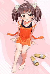  ahoge apron arm_support bare_legs barefoot black_one-piece_swimsuit blunt_bangs blush breasts brown_eyes brown_hair closed_mouth collarbone commentary_request commission eyelashes feet female from_above full_body grey_ribbon hair_ribbon head_tilt highres knees_together_feet_apart leaning_back legs looking_at_viewer mohemohemincho nail_polish one-piece_swimsuit orange_apron pink_background ribbon sandals school_swimsuit shadow sitting skeb_commission solo sound_voltex strap_slip swimsuit thighs toenail_polish toenails toes twintails unworn_sandals yamashina_kanade 