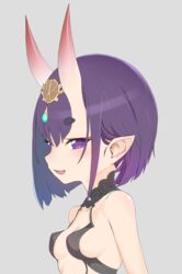  bare_shoulders blush bob_cut breasts collarbone commentary coyomin eyeliner fate/grand_order fate_(series) female grey_background headpiece highres horns looking_at_viewer makeup oerba_yun_fang oni open_mouth pointy_ears purple_eyes purple_hair revealing_clothes short_eyebrows short_hair shuten_douji_(fate) simple_background skin-covered_horns small_breasts smile solo upper_body 