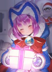  ^_^ beanie blue_capelet blue_coat blue_dress blurry blurry_background blush bow box capelet closed_eyes closed_mouth coat colonel_olcott_(fate) commentary_request depth_of_field dress facing_viewer fate/grand_order fate_(series) female fur-trimmed_capelet fur-trimmed_dress fur-trimmed_hood fur-trimmed_sleeves fur_trim gift gift_box gloves glowing hat helena_blavatsky_(christmas)_(fate) helena_blavatsky_(fate) holding holding_gift hood hood_down hooded_capelet long_sleeves purple_hair red_bow short_hair smile solo suzuho_hotaru 