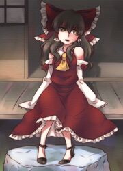  bad_id bad_pixiv_id bare_shoulders bow brown_hair detached_sleeves female hair_tubes hairbow hakurei_reimu red_bow sitting solo touhou urita_(vivivinicol) yellow_eyes 