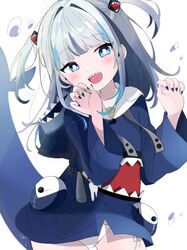  :d bad_id bad_pixiv_id blue_eyes blue_hair blue_hoodie blue_nails blunt_bangs blush claw_pose commentary female fingernails fins fish_tail gawr_gura gawr_gura_(1st_costume) grey_hair hair_ornament highres hololive hololive_english hood hoodie long_hair long_sleeves looking_at_viewer multicolored_hair nocchi_(r_ws2l) panties shark_girl shark_hair_ornament shark_tail sharp_fingernails sharp_teeth side-tie_panties smile solo streaked_hair tail tail_raised teeth two_side_up underwear virtual_youtuber white_panties wide_sleeves 