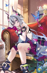  absurdres black_hair bug butterfly commentary_request coralie_6626_planck coralie_6626_planck_(candied_curtains) couch dragon_girl dragon_horns dragon_tail dress female gloves highres honkai_(series) honkai_impact_3rd horns indoors kaya_(ayase_kaya) long_hair multicolored_hair official_alternate_costume on_couch purple_dress purple_eyes purple_gloves second-party_source smile solo streaked_hair tail teapot two-tone_hair very_long_hair white_hair 