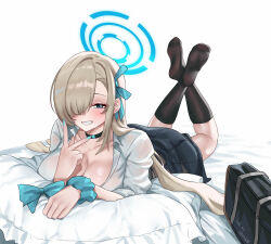  asuna_(blue_archive) asuna_(school_uniform)_(blue_archive) bag black_socks blonde_hair blue_archive blue_bow blue_bowtie blue_eyes blue_halo blue_skirt blush bow bowtie breasts choker cleavage collarbone commentary_request female grin hair_over_one_eye hair_ribbon halo highres large_breasts long_hair looking_at_viewer lying official_alternate_costume on_bed on_stomach pillow ribbon school_bag scrunchie shangdi_de_fa_zhang shirt skirt sleeves_rolled_up smile socks solo thighs unworn_bowtie v very_long_hair white_shirt wrist_scrunchie 