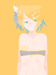  absurdres bandeau blonde_hair blue_eyes bow breast_tattoo breasts commentary_request female grey_bandeau grin hair_ornament hairbow hairclip hara_id_21 highres kagamine_rin looking_at_viewer medium_bangs navel no_lineart number_tattoo sharp_teeth short_hair simple_background small_breasts smile solo tattoo teeth upper_body vocaloid white_bow yellow_background 