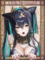  alternate_costume ancient_egyptian_clothes black_hair breasts character_name cleavage commentary female goddess_of_victory:_nikke green_hair hair_intakes hieroglyphics highres large_breasts little_mermaid_(nikke) long_hair multicolored_hair noneu03 open_mouth solo teeth tiara twintails two-tone_hair upper_body very_long_hair yellow_eyes 