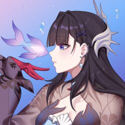  absurdres black_hair blue_background blue_eyes blunt_bangs breasts cleavage earrings female fish gloves gradient_background hair_ornament hairclip highres honkai:_star_rail honkai_(series) hysilens_(honkai:_star_rail) jewelry long_sleeves pinkuma purple_background red_gloves shrug_(clothing) solo upper_body 