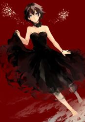  bad_id bad_pixiv_id bare_shoulders barefoot black_dress choker clothes_lift commentary_request dress dress_lift dutch_angle female kei_(k_tmr) looking_at_viewer original purple_eyes short_hair solo strapless strapless_dress 