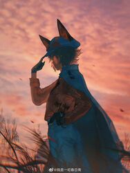  1boy black_gloves blue_cape blue_eyes blue_pants blurry brown_hair cape chunriqingqaq cloud cloudy_sky commentary denim depth_of_field feet_out_of_frame finger_to_headwear fox_hat from_side gloves hand_on_own_hip hand_up highres jacket jeans male_focus mysta_rias mysta_rias_(1st_costume) nijisanji nijisanji_en orange_jacket orange_sky outdoors pants round_eyewear short_hair sky smile solo standing sunglasses symbol-only_commentary virtual_youtuber wheat wheat_field 