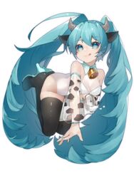  absurdres animal_ears animal_print aqua_eyes aqua_hair bare_shoulders bell black_thighhighs bottle commentary cow_ears cow_girl cow_horns cow_print detached_sleeves female hair_ornament hatsune_miku high_heels highres horns legs_up leotard lips long_hair milk_bottle neck_bell reirou_(chokoonnpu) see-through see-through_sleeves shiny_clothes shiny_legwear smile solo spilling thighhighs tongue tongue_out twintails very_long_hair vocaloid white_background white_leotard 