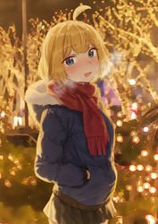  ahoge black_skirt blonde_hair blue_eyes blue_jacket blurry blush bokeh breath depth_of_field female fur-trimmed_jacket fur_trim griffon_(last_origin) hands_in_pockets hood hood_down hooded_jacket ichihyaku_nanajuu jacket korean_commentary last_origin long_sleeves looking_at_viewer night outdoors parted_lips pleated_skirt red_scarf scarf short_hair skirt solo 