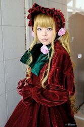  blonde_hair bonnet cosplay dress frills gown photo rozen_maiden ruffles shinku uni uni_(cosplayer) velvet 