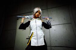  calintz cosplay magna_carta photo robe robes silver_hair sword weapon wings yukiya 