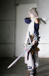  calintz cosplay highres magna_carta photo robe robes silver_hair sword weapon wings yukiya 