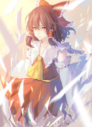  ascot bow brown_eyes brown_hair chromatic_aberration commentary detached_sleeves female guan_tang_baozi hair_ornament hair_ribbon hair_tubes hairbow hakurei_reimu highres japanese_clothes long_sleeves looking_at_viewer miko photoshop_(medium) ribbon shirt short_hair skirt skirt_set solo touhou wide_sleeves 